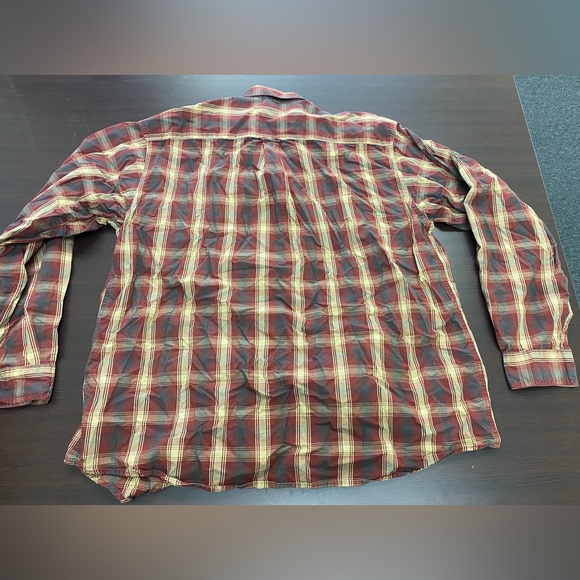 Men’s long sleeve button up - Picture 3 of 3